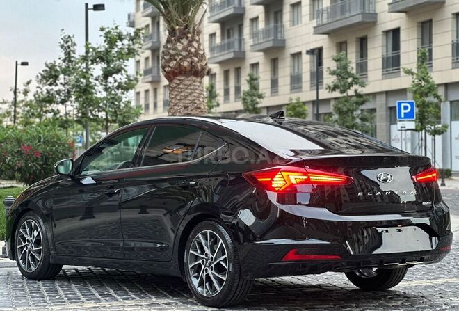 Hyundai Elantra 2019, 94,000 km - 2.0 л - Bakı