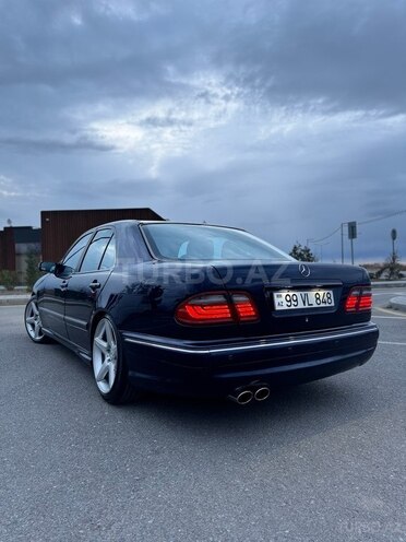 Mercedes E 240-16