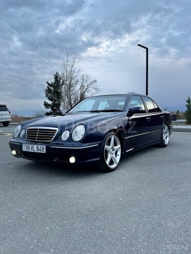 Mercedes E 240-1