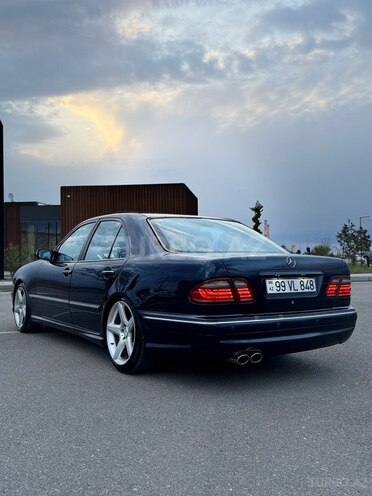 Mercedes E 240-8