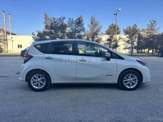 Nissan Note-9