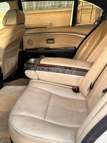 BMW 740-4
