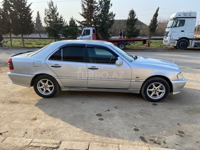 Mercedes C 200 1994, 560,000 km - 2.0 l - Saatlı