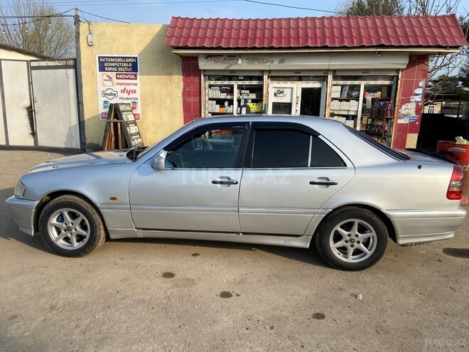 Mercedes C 200 1994, 560,000 km - 2.0 l - Saatlı