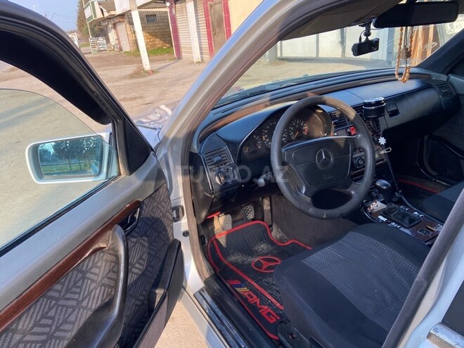 Mercedes C 200 1994, 560,000 km - 2.0 l - Saatlı