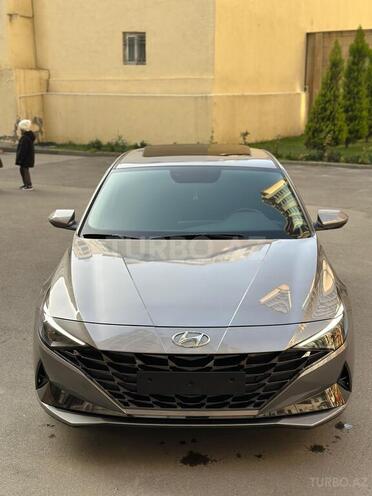 Hyundai Elantra-1
