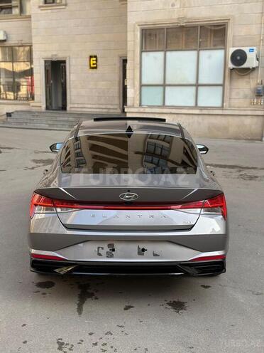 Hyundai Elantra-2