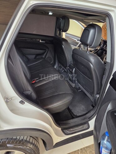 Kia Sorento-8