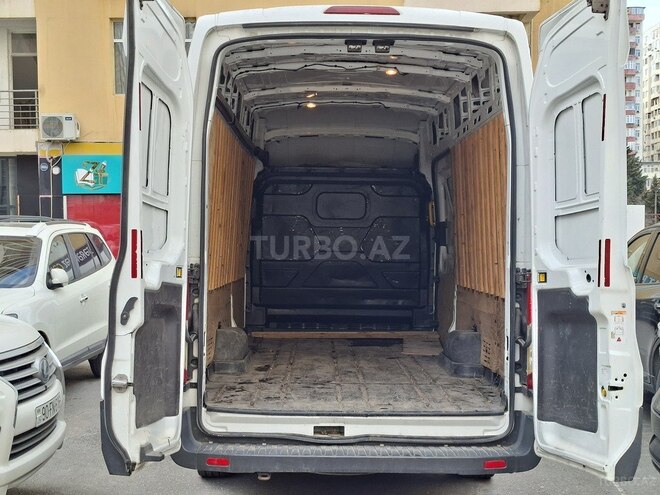 Ford Transit-7