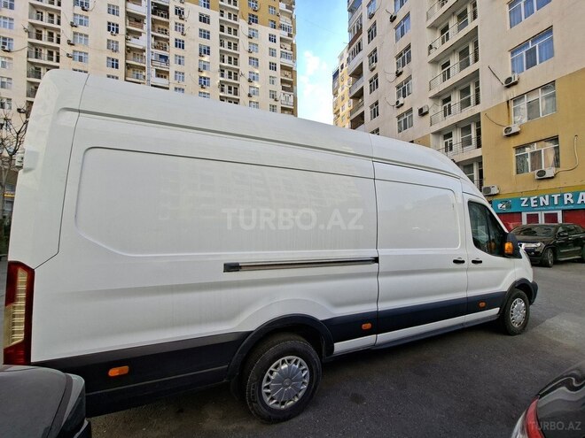 Ford Transit-4