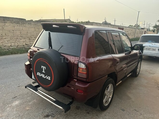 Toyota RAV4-8