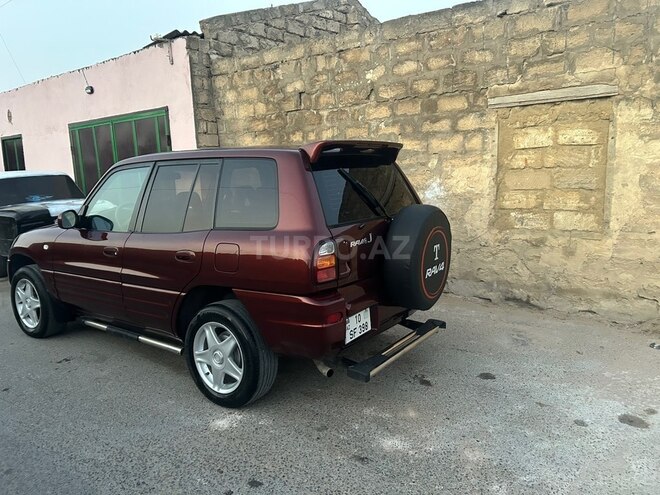 Toyota RAV4-9