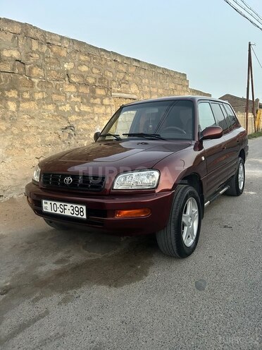 Toyota RAV4-11