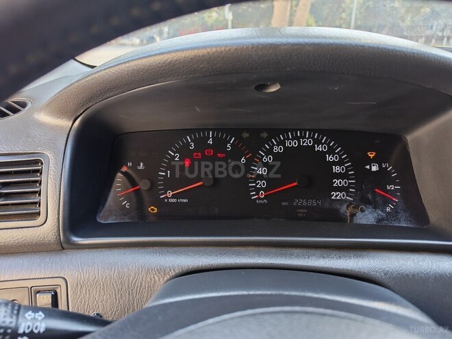 Toyota Corolla 2006, 226,000 km - 1.4 l - Bakı