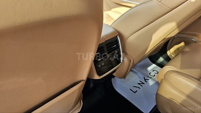 Lynk & Co 09-18