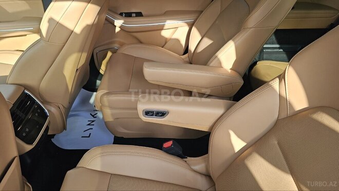 Lynk & Co 09-19