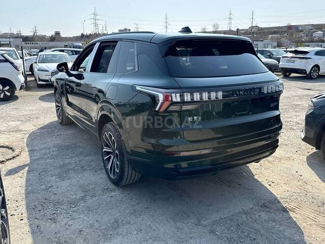 Lynk & Co 09-7