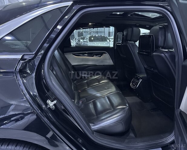 Cadillac XTS-13