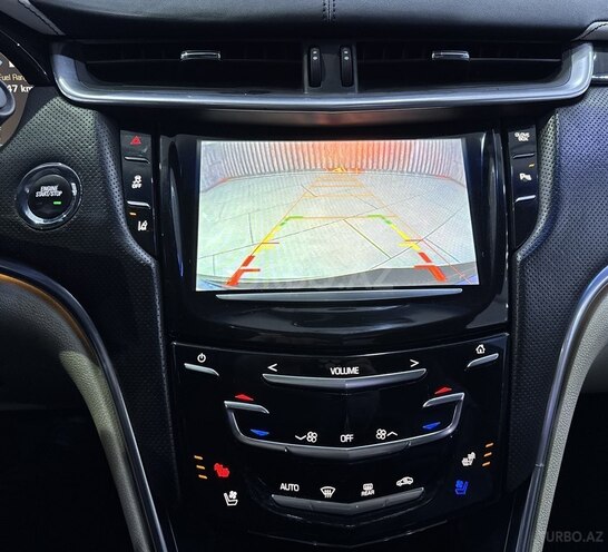 Cadillac XTS-16
