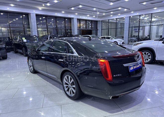 Cadillac XTS-6