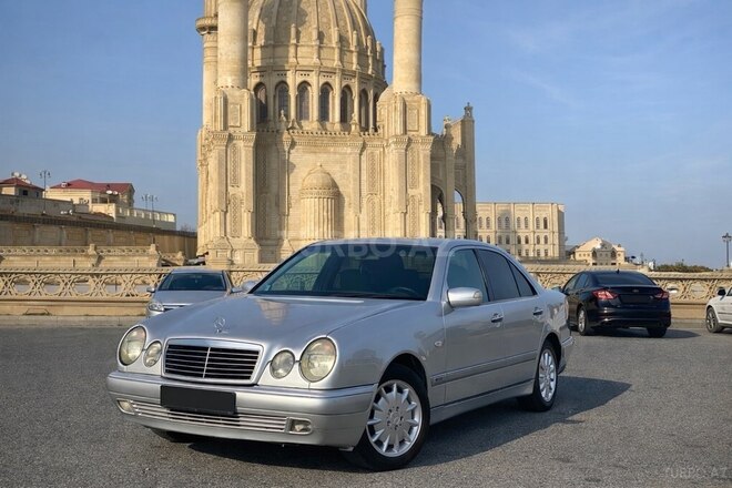 Mercedes E 220-2