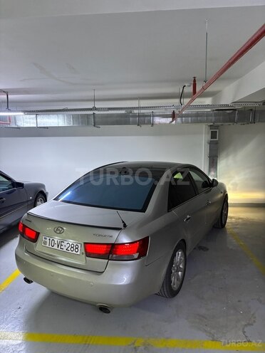 Hyundai Sonata-11