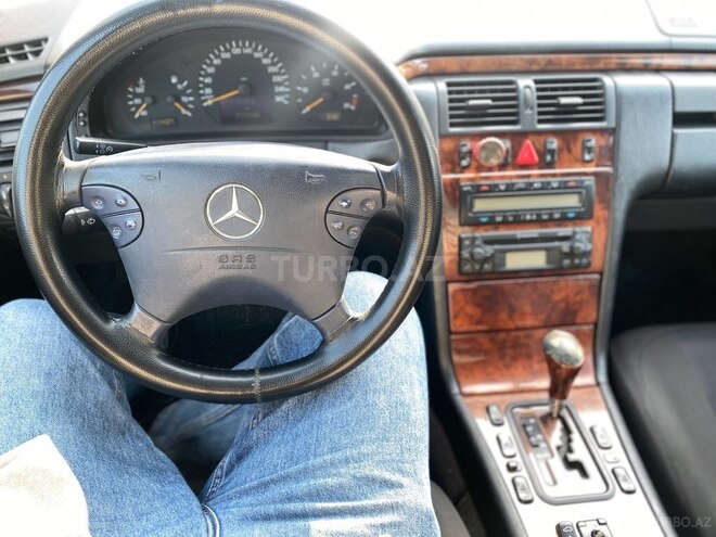 Mercedes E 220-8