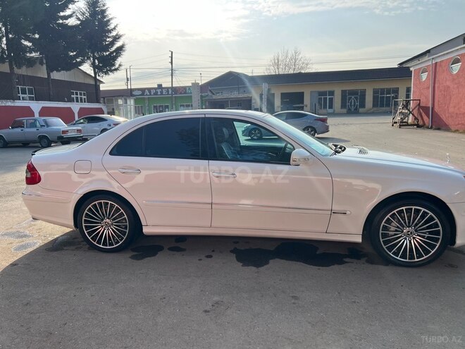 Mercedes E 280-9