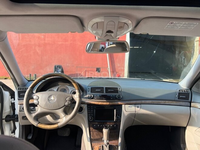 Mercedes E 280-13