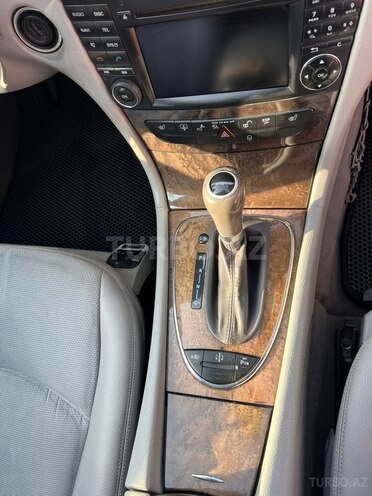 Mercedes E 280-8