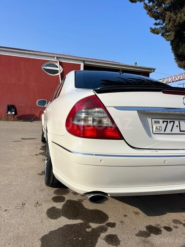 Mercedes E 280-4
