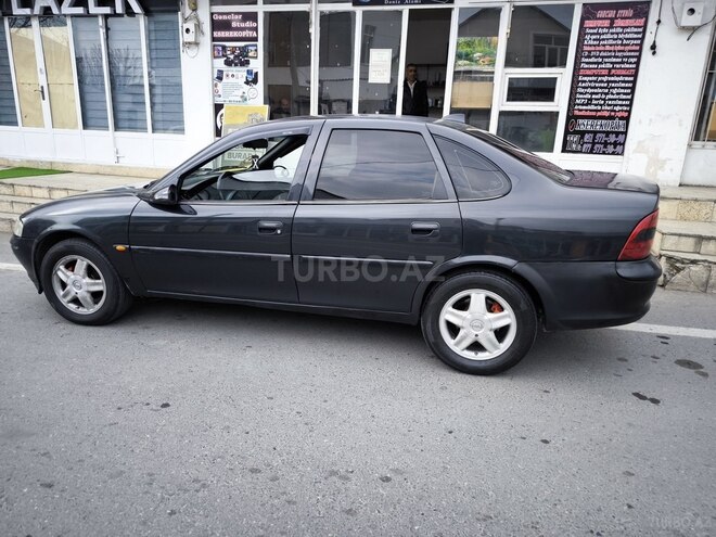 Opel Vectra 1996, 258,460 km - 1.8 l - Balakən