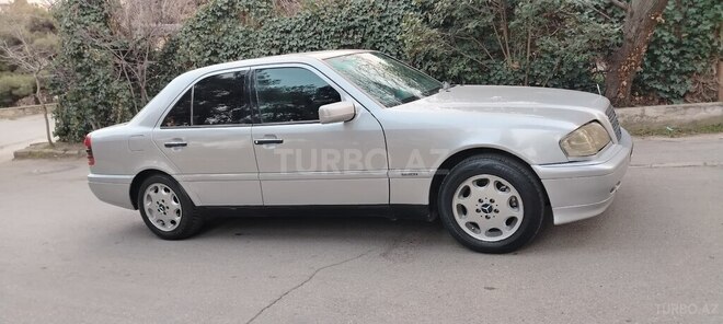 Mercedes C 180-7