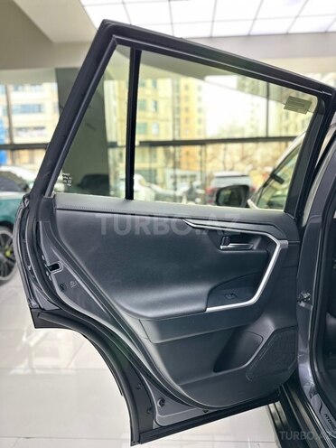 Toyota RAV4-10
