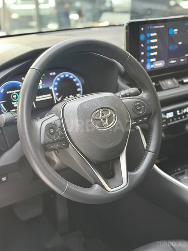 Toyota RAV4-17
