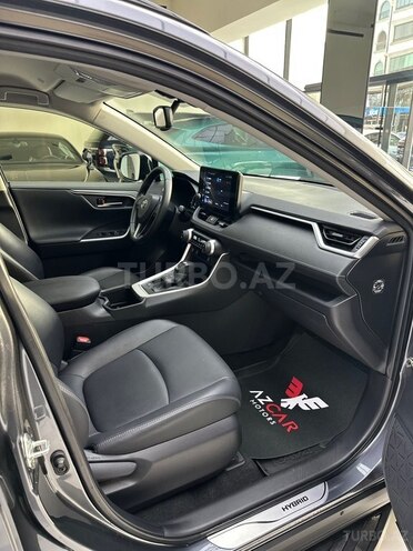Toyota RAV4-19