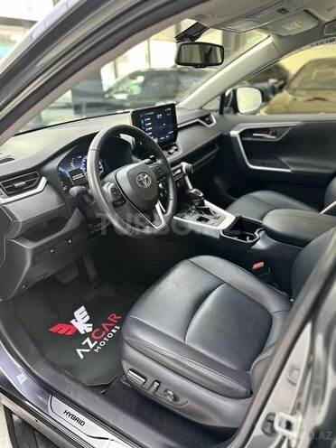 Toyota RAV4-15