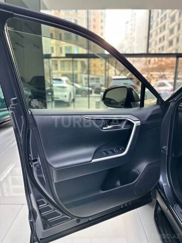 Toyota RAV4-14