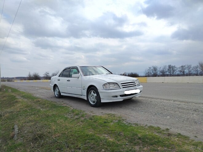 Mercedes C 200-7