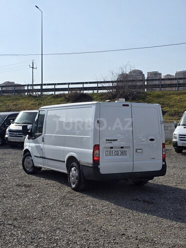 Ford Transit-5