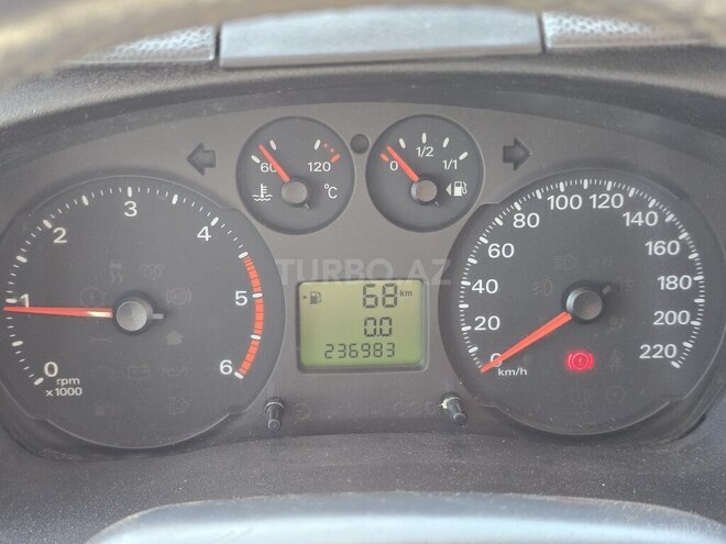 Ford Transit-10