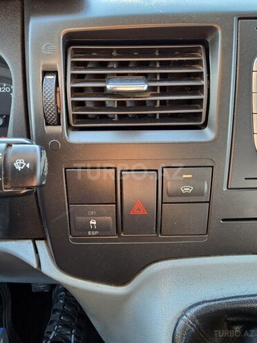 Ford Transit-14