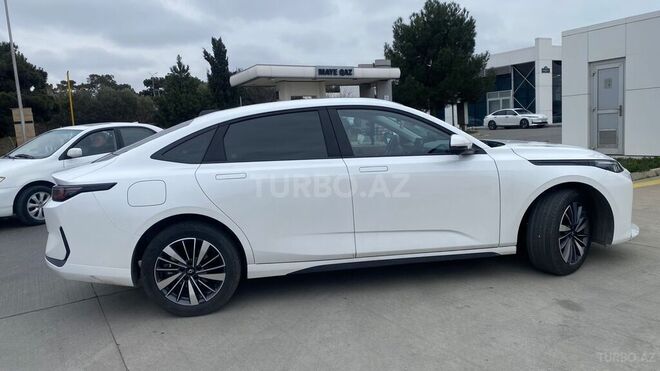 Changan Qiyuan A05 2024, 62,000 km - 1.5 л - Bakı