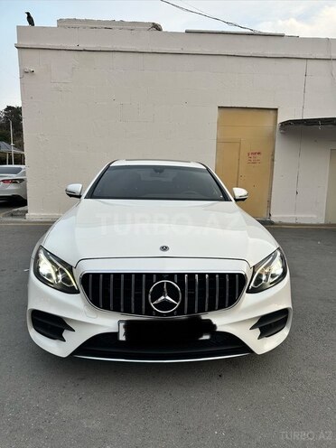Mercedes E 300-1