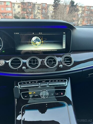 Mercedes E 300-11