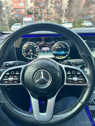 Mercedes E 300-10