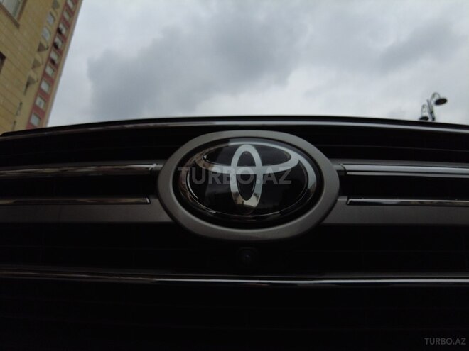 Toyota Land Cruiser-13