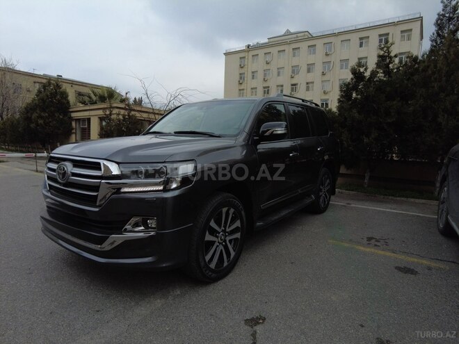 Toyota Land Cruiser-2