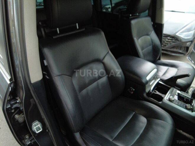 Toyota Land Cruiser-14