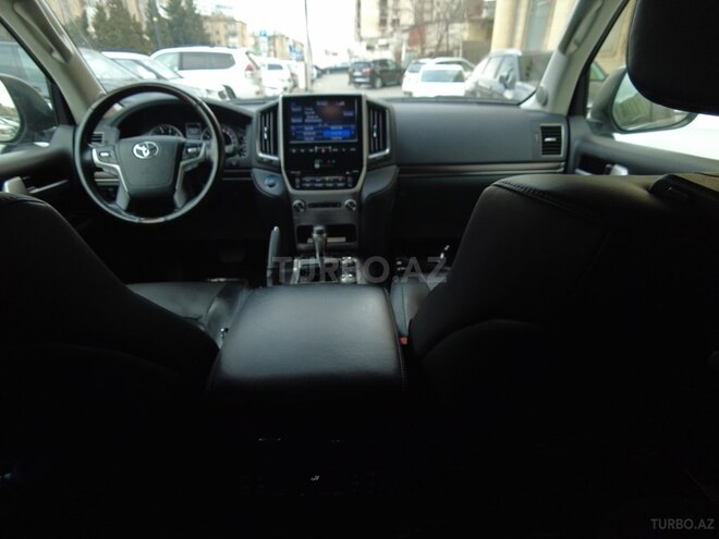 Toyota Land Cruiser-5